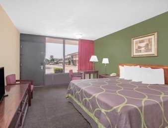 Super 8 La Grange Hotel Room photo